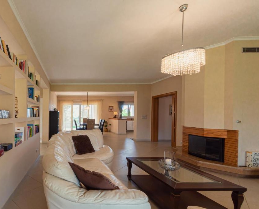 Rhoda_luxury_beach_12