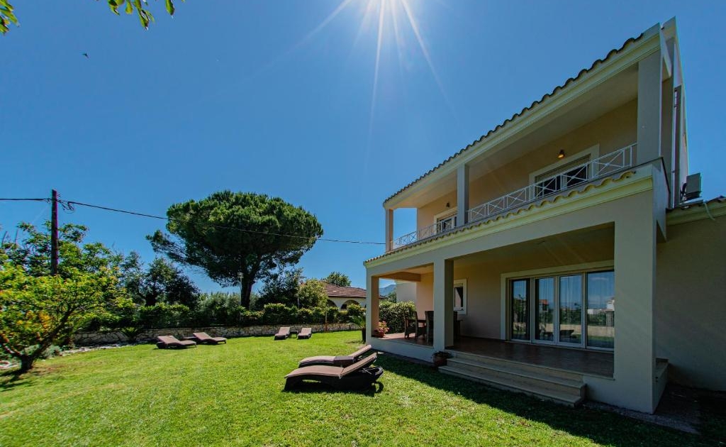Rhoda_luxury_beach_28